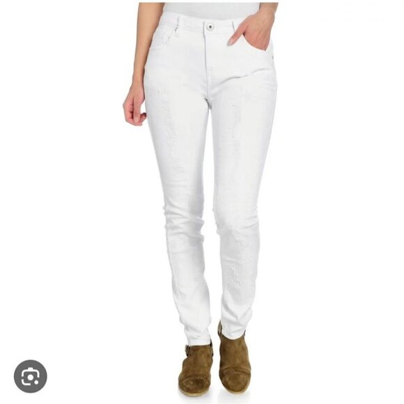 Indigo Thread Co NWT White Heavily Distressed Jeans Size 20W - Picture 1 of 5